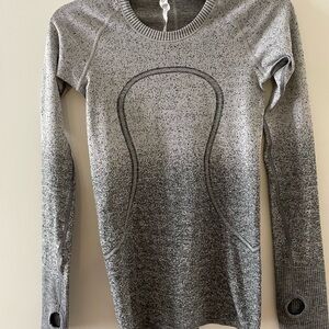 🍋Lululemon Athletica Ombré Swiftly Tech Gray long sleeve